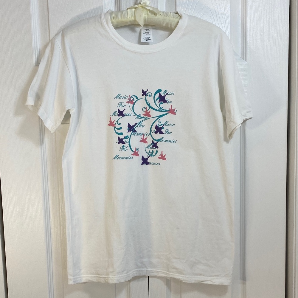 4 for $25 - 100% Cotton White Graphic T-Shirt with Colorful Bird Design, M